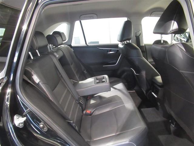 ＲＡＶ４ ハイブリッドＧ　衝突被害軽減システム　バックカメラ　ＥＴＣ　ミュージックプレイヤー接続可　電動シート　オートクルーズコントロール　ＬＥＤヘッドランプ　スマートキー　キーレス　４ＷＤ　ハイブリッド　ワンオーナー（14枚目）