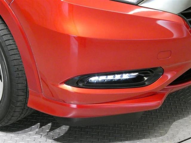 ヴェゼル ハイブリッドＺ　衝突被害軽減システム　メモリーナビ　フルセグ　バックカメラ　ＥＴＣ　ＣＤ　ミュージックプレイヤー接続可　ＤＶＤ再生　オートクルーズコントロール　ＬＥＤヘッドランプ　スマートキー　キーレス　ハイブリッド（8枚目）