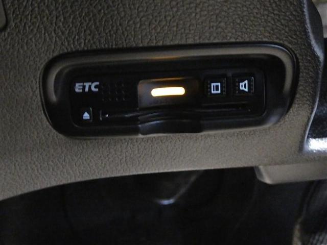 ヴェゼル ハイブリッドＺ　衝突被害軽減システム　メモリーナビ　フルセグ　バックカメラ　ＥＴＣ　ＣＤ　ミュージックプレイヤー接続可　ＤＶＤ再生　オートクルーズコントロール　ＬＥＤヘッドランプ　スマートキー　キーレス　ハイブリッド（18枚目）