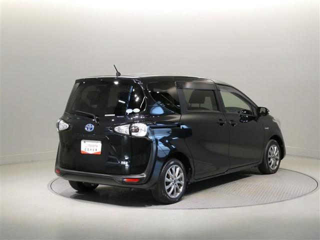 シエンタ ハイブリッドＧ　衝突被害軽減システム　メモリーナビ　フルセグ　ＥＴＣ　ＣＤ　ミュージックプレイヤー接続可　ＤＶＤ再生　両側電動スライド　３列シート　スマートキー　キーレス　ハイブリッド　ワンオーナー（6枚目）