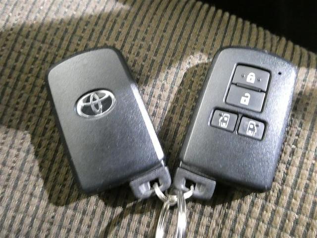 シエンタ ハイブリッドＧ　衝突被害軽減システム　メモリーナビ　フルセグ　ＥＴＣ　ＣＤ　ミュージックプレイヤー接続可　ＤＶＤ再生　両側電動スライド　３列シート　スマートキー　キーレス　ハイブリッド　ワンオーナー（24枚目）