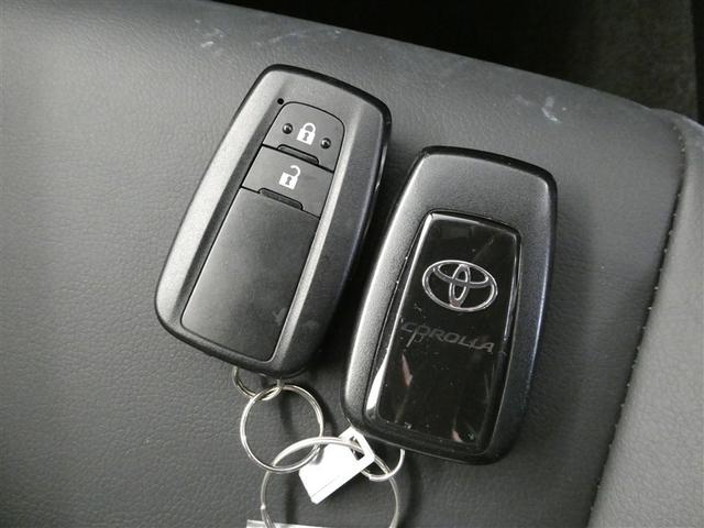カローラツーリング ハイブリッド　ダブルバイビー　衝突被害軽減システム　メモリーナビ　バックカメラ　ＥＴＣ　ＣＤ　ミュージックプレイヤー接続可　ＤＶＤ再生　オートクルーズコントロール　ＬＥＤヘッドランプ　スマートキー　キーレス　ハイブリッド（24枚目）