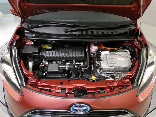 シエンタ ハイブリッドＸ　衝突被害軽減システム　メモリーナビ　フルセグ　バックカメラ　ＥＴＣ　ＣＤ　ミュージックプレイヤー接続可　ＤＶＤ再生　電動スライドドア　乗車定員７人　３列シート　キーレス　ハイブリッド　ワンオーナー（11枚目）