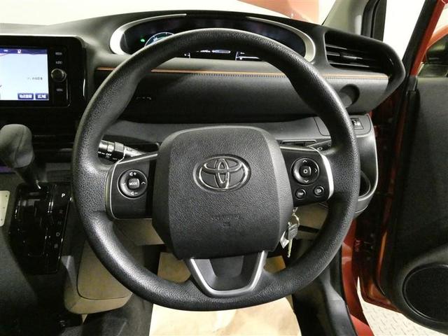 シエンタ ハイブリッドＸ　衝突被害軽減システム　メモリーナビ　フルセグ　バックカメラ　ＥＴＣ　ＣＤ　ミュージックプレイヤー接続可　ＤＶＤ再生　電動スライドドア　乗車定員７人　３列シート　キーレス　ハイブリッド　ワンオーナー（17枚目）