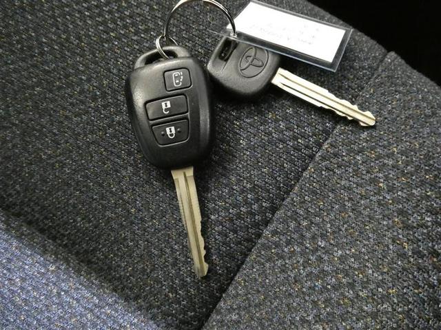 シエンタ ハイブリッドＸ　衝突被害軽減システム　メモリーナビ　フルセグ　バックカメラ　ＥＴＣ　ＣＤ　ミュージックプレイヤー接続可　ＤＶＤ再生　電動スライドドア　乗車定員７人　３列シート　キーレス　ハイブリッド　ワンオーナー（25枚目）