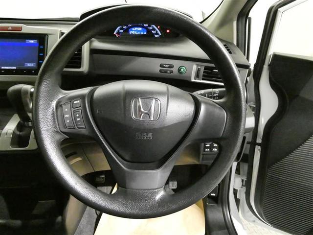 フリード Ｇ　ジャストセレクション　メモリーナビ　フルセグ　バックカメラ　ＥＴＣ　ＣＤ　ミュージックプレイヤー接続可　ＤＶＤ再生　ＨＩＤヘッドライト　両側電動スライド　乗車定員７人　３列シート　スマートキー　キーレス（17枚目）