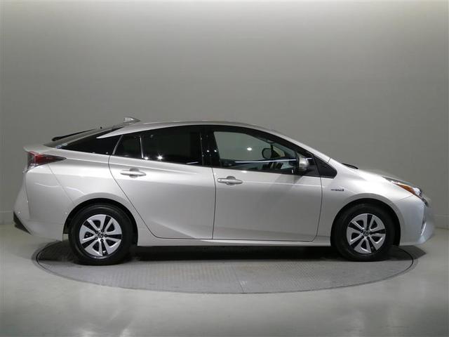 プリウス Ａ　衝突被害軽減システム　メモリーナビ　ワンセグ　バックカメラ　ＥＴＣ　ＣＤ　ミュージックプレイヤー接続可　オートクルーズコントロール　ＬＥＤヘッドランプ　スマートキー　キーレス　ハイブリッド（7枚目）