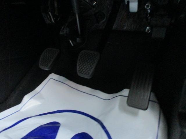 ＲＳ　ホンダセンシング　リヤパーキングセンサー　ＬＥＤヘッドライト　１５インチアルミ　コンビシート　シートヒーター　ナビ装着用バックカメラ　ステアリングスイッチ(12枚目)