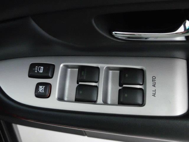 240G プレミアムLパッケージ 4WD 革シート(12枚目)