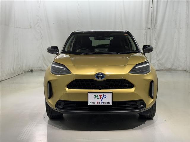 ヤリスクロス ハイブリッドＺ　衝突被害軽減システム　メモリーナビ　フルセグ　バックカメラ　ＥＴＣ　ドラレコ　ミュージックプレイヤー接続可　電動シート　オートクルーズコントロール　ＬＥＤヘッドランプ　スマートキー　キーレス（3枚目）