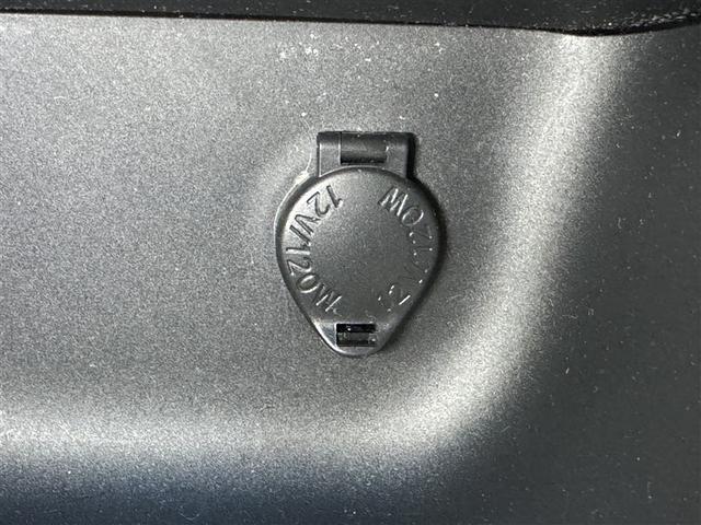 ヤリスクロス ハイブリッドＺ　衝突被害軽減システム　メモリーナビ　フルセグ　バックカメラ　ＥＴＣ　ドラレコ　ミュージックプレイヤー接続可　電動シート　オートクルーズコントロール　ＬＥＤヘッドランプ　スマートキー　キーレス（18枚目）