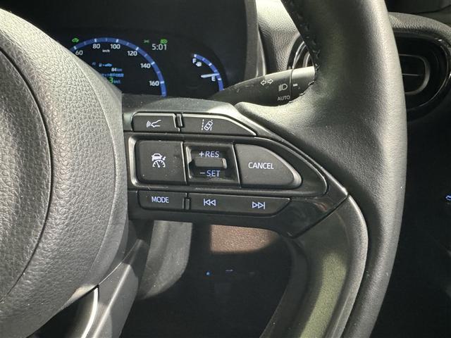 ヤリスクロス ハイブリッドＺ　衝突被害軽減システム　メモリーナビ　フルセグ　バックカメラ　ＥＴＣ　ドラレコ　ミュージックプレイヤー接続可　電動シート　オートクルーズコントロール　ＬＥＤヘッドランプ　スマートキー　キーレス（20枚目）