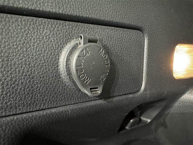 ヤリスクロス ハイブリッドＺ　衝突被害軽減システム　メモリーナビ　フルセグ　バックカメラ　ＥＴＣ　ドラレコ　ミュージックプレイヤー接続可　電動シート　オートクルーズコントロール　ＬＥＤヘッドランプ　スマートキー　キーレス（32枚目）