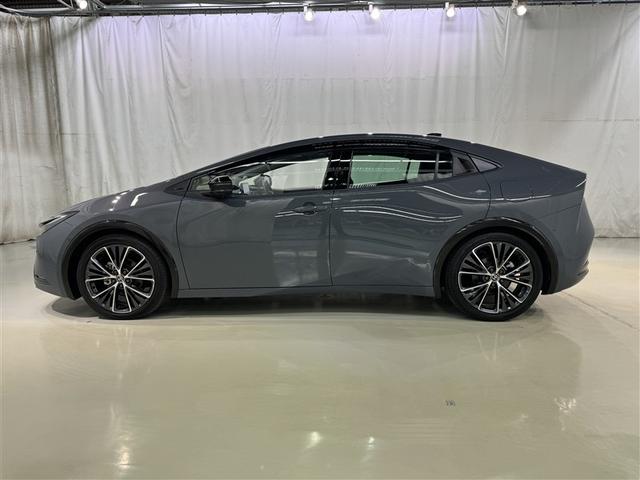 プリウス Ｚ　衝突被害軽減システム　フルセグ　バックカメラ　ＥＴＣ　ドラレコ　ミュージックプレイヤー接続可　サンルーフ　電動シート　オートクルーズコントロール　ＬＥＤヘッドランプ　スマートキー　キーレス（5枚目）