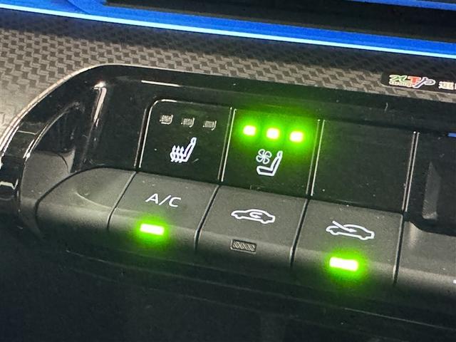 プリウス Ｚ　衝突被害軽減システム　フルセグ　バックカメラ　ＥＴＣ　ドラレコ　ミュージックプレイヤー接続可　サンルーフ　電動シート　オートクルーズコントロール　ＬＥＤヘッドランプ　スマートキー　キーレス（20枚目）