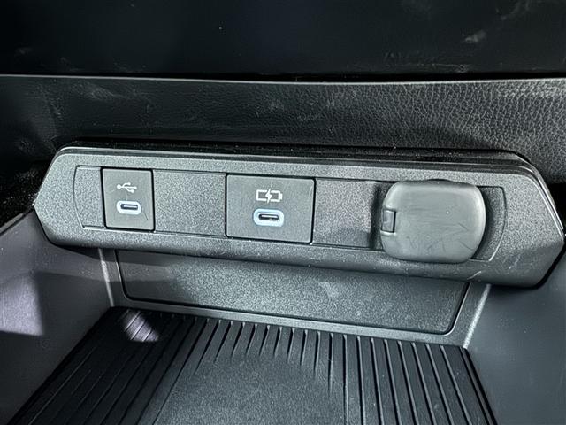 プリウス Ｚ　衝突被害軽減システム　フルセグ　バックカメラ　ＥＴＣ　ドラレコ　ミュージックプレイヤー接続可　サンルーフ　電動シート　オートクルーズコントロール　ＬＥＤヘッドランプ　スマートキー　キーレス（22枚目）