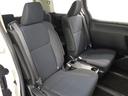 足元広々の座り心地良好、後席ですよ。　ドライビング中、長い間同じ体勢で居るのって大変ですよね。　長く座っているものだから、リラックスできるシートがいいですよね。