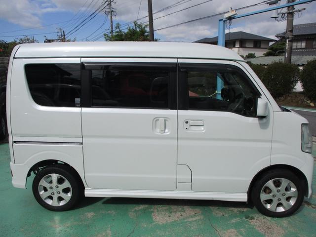 エブリイワゴン ＪＰターボ　プッシュスタート　エアコン　パワーステアリング　パワーウインドウ　運転席エアバッグ　助手席エアバッグ　ＡＢＳ　ＥＳＣ　キーレスエントリー　盗難防止システム　衝突安全ボディ　ＥＴＣ　ナビ（8枚目）