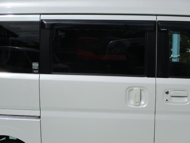 エブリイワゴン ＪＰターボ　プッシュスタート　エアコン　パワーステアリング　パワーウインドウ　運転席エアバッグ　助手席エアバッグ　ＡＢＳ　ＥＳＣ　キーレスエントリー　盗難防止システム　衝突安全ボディ　ＥＴＣ　ナビ（10枚目）