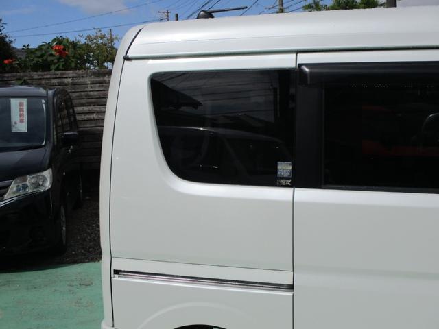 エブリイワゴン ＪＰターボ　プッシュスタート　エアコン　パワーステアリング　パワーウインドウ　運転席エアバッグ　助手席エアバッグ　ＡＢＳ　ＥＳＣ　キーレスエントリー　盗難防止システム　衝突安全ボディ　ＥＴＣ　ナビ（11枚目）