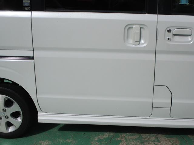 エブリイワゴン ＪＰターボ　プッシュスタート　エアコン　パワーステアリング　パワーウインドウ　運転席エアバッグ　助手席エアバッグ　ＡＢＳ　ＥＳＣ　キーレスエントリー　盗難防止システム　衝突安全ボディ　ＥＴＣ　ナビ（13枚目）