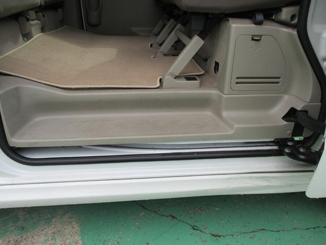 エブリイワゴン ＪＰターボ　プッシュスタート　エアコン　パワーステアリング　パワーウインドウ　運転席エアバッグ　助手席エアバッグ　ＡＢＳ　ＥＳＣ　キーレスエントリー　盗難防止システム　衝突安全ボディ　ＥＴＣ　ナビ（35枚目）