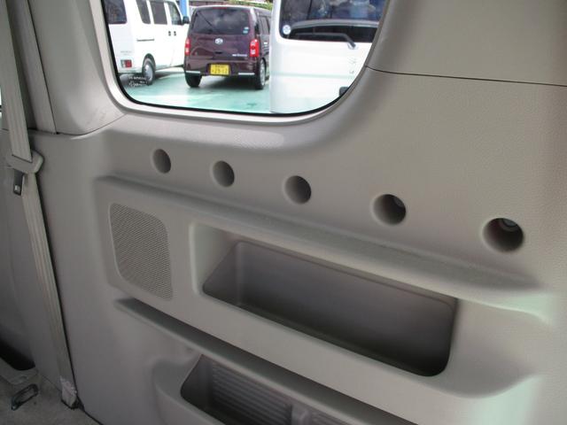 エブリイワゴン ＪＰターボ　プッシュスタート　エアコン　パワーステアリング　パワーウインドウ　運転席エアバッグ　助手席エアバッグ　ＡＢＳ　ＥＳＣ　キーレスエントリー　盗難防止システム　衝突安全ボディ　ＥＴＣ　ナビ（46枚目）