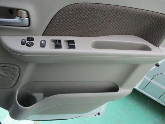 エブリイワゴン ＪＰターボ　プッシュスタート　エアコン　パワーステアリング　パワーウインドウ　運転席エアバッグ　助手席エアバッグ　ＡＢＳ　ＥＳＣ　キーレスエントリー　盗難防止システム　衝突安全ボディ　ＥＴＣ　ナビ（64枚目）