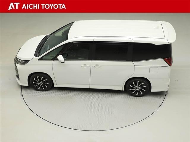 ノア ハイブリッドＳ－Ｚ　横滑り防止機能　エアバッグ　オートクルーズコントロール　地デジ　両側自動ドア　ダブルエアコン　スマートエントリー　ＬＥＤランプ　バックモニター　ＴＶ　３列シート　ＥＴＣ付き　ＡＢＳ　ＡＣ１００Ｖ（11枚目）