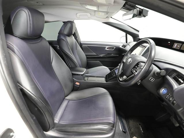 ゆったり室内で運転もしやすいです♪使い勝手の良い配置も考えられています！！