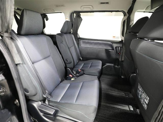 ノア Ｓｉ　フルタイム４ＷＤ　ナビ＆ＴＶ　両側オートスライドドア　ミュージックプレイヤー接続可　リアクーラー　ＬＥＤヘッドライト　スマートキー　フルセグ　ＥＳＣ　寒冷地仕様車　３列シート　ＥＴＣ車載器　Ｂカメラ（20枚目）