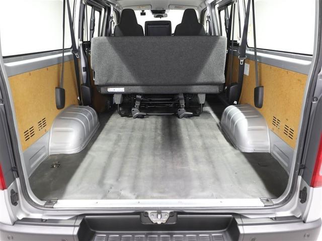 ハイエースバン ロングＤＸ　助手席エアバッグ　ブレーキサポート　リアカメラ　ＰＷ　運転席エアバッグ　ナビテレビ　横滑り防止　３列シート　イモビ付　パワーステアリング　エアコン　ミュージックプレイヤー接続可　ＡＢＳ　キーレス（21枚目）