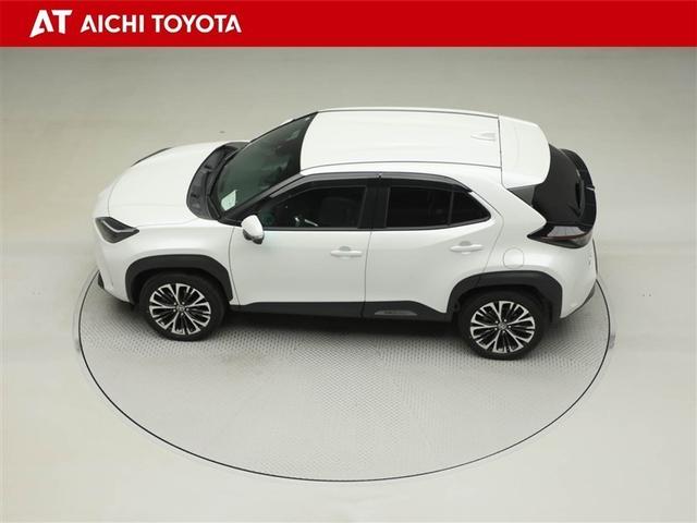 ヤリスクロス ハイブリッドＺ　ドライブレコーダ　インテリジェントキー　アルミホイル　ＬＥＤライト　１オ－ナ－　リアカメラ　クルーズコントロール　横滑り防止システム　ナビＴＶ　メモリーナビゲーション　電動シ－ト　パワステ　キーフリー（11枚目）