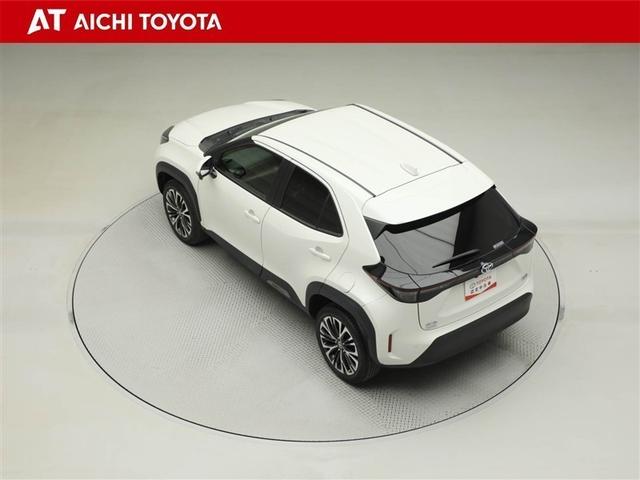 ヤリスクロス ハイブリッドＺ　ドライブレコーダ　インテリジェントキー　アルミホイル　ＬＥＤライト　１オ－ナ－　リアカメラ　クルーズコントロール　横滑り防止システム　ナビＴＶ　メモリーナビゲーション　電動シ－ト　パワステ　キーフリー（12枚目）