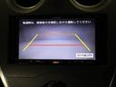 バックモニター装着車は後退時の強い味方です♪車庫入れや縦列駐車の際、後退操作の参考になるガイドラインをナビ画面に表示します。