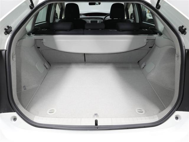 プリウス Ｓ　Ｂモニタ－　ＡＵＸ接続可　インテリキー　デュアルエアバック　エアＢ　イモビライザー　ワンオーナー車　ナビＴＶ　ＡＵＴＯエアコン　横スベリ防止　アルミホイール　ＥＴＣ装備　ＡＢＳ　サイドエアバッグ（21枚目）