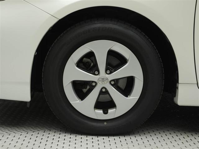 プリウス Ｓ　Ｂモニタ－　ＡＵＸ接続可　インテリキー　デュアルエアバック　エアＢ　イモビライザー　ワンオーナー車　ナビＴＶ　ＡＵＴＯエアコン　横スベリ防止　アルミホイール　ＥＴＣ装備　ＡＢＳ　サイドエアバッグ（28枚目）