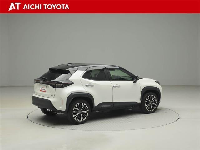 ヤリスクロス ハイブリッドＺ　ドライブレコーダ　インテリジェントキー　アルミホイル　ＬＥＤライト　１オ－ナ－　リアカメラ　クルーズコントロール　横滑り防止システム　ナビＴＶ　メモリーナビゲーション　電動シ－ト　パワステ　キーフリー（6枚目）