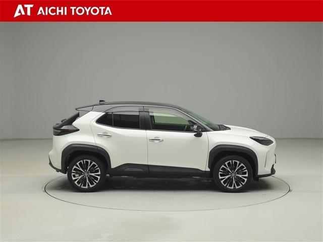 ヤリスクロス ハイブリッドＺ　ドライブレコーダ　インテリジェントキー　アルミホイル　ＬＥＤライト　１オ－ナ－　リアカメラ　クルーズコントロール　横滑り防止システム　ナビＴＶ　メモリーナビゲーション　電動シ－ト　パワステ　キーフリー（7枚目）