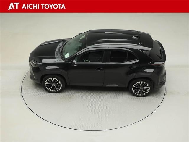 ヤリスクロス ハイブリッドＺ　ドライブレコーダ　インテリジェントキー　アルミホイル　ＬＥＤライト　１オ－ナ－　リアカメラ　クルーズコントロール　横滑り防止システム　ナビＴＶ　メモリーナビゲーション　電動シ－ト　パワステ　キーフリー（11枚目）