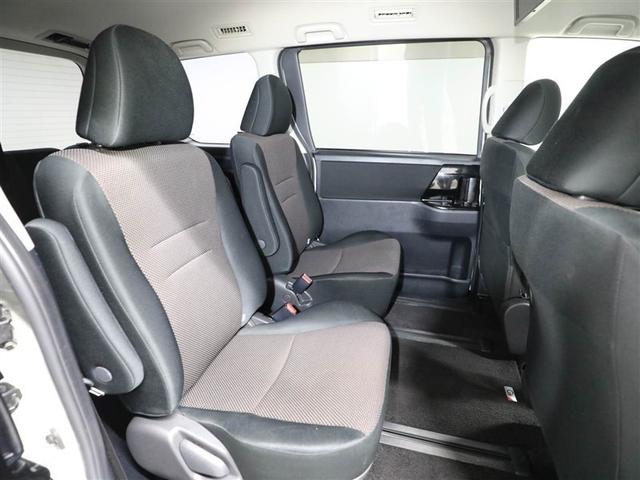 ヴォクシー ＺＳ　Ｇ’ｓバージョンＥＤＧＥ　アルミホイール　両側電動スライドドア　ウォークスルー　セキュリティアラーム　バックモニター　３列シート　フルセグ　ＤＶＤ　エアバッグ　キーレス　パワーウィンドウ　パワーステアリング　ＡＢＳ　ＨＤＤナビ（20枚目）