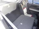 リアシートは6:4分割可倒式です。シートを倒して更にお荷物積めちゃえます。
