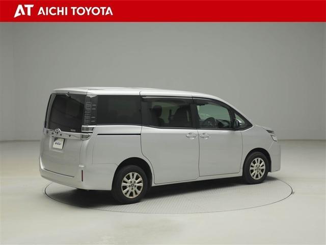 ヴォクシー Ｖ　リアクーラー　Ｂカメラ　盗難防止装置　ミュージックプレイヤー接続可　パワースライドドア　ＤＶＤ再生　ナビ＆ＴＶ　３列シート　クルーズコントロール　アルミホイール　キーレス　４ＷＤ車　メモリーナビ（6枚目）