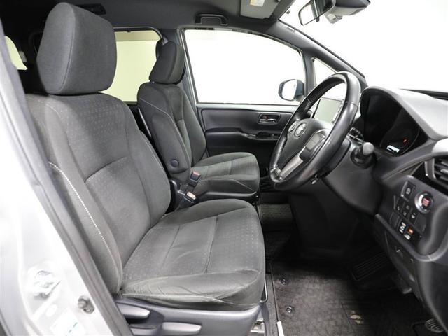 ヴォクシー Ｖ　リアクーラー　Ｂカメラ　盗難防止装置　ミュージックプレイヤー接続可　パワースライドドア　ＤＶＤ再生　ナビ＆ＴＶ　３列シート　クルーズコントロール　アルミホイール　キーレス　４ＷＤ車　メモリーナビ（19枚目）