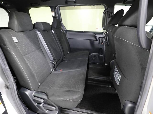 ヴォクシー Ｖ　リアクーラー　Ｂカメラ　盗難防止装置　ミュージックプレイヤー接続可　パワースライドドア　ＤＶＤ再生　ナビ＆ＴＶ　３列シート　クルーズコントロール　アルミホイール　キーレス　４ＷＤ車　メモリーナビ（20枚目）