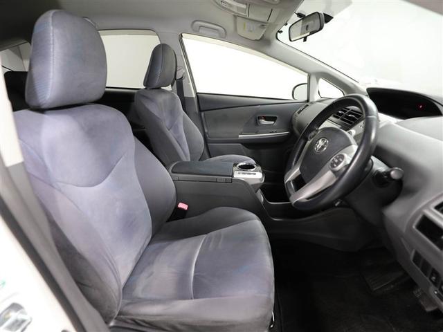 ゆったり室内で運転もしやすいです♪使い勝手の良い配置も考えられています！！