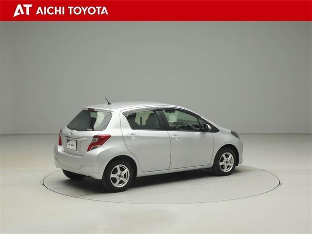 ヴィッツ Ｆ　Ｍパッケージ　ワイヤレスキー　助手席エアバッグ　エアバック付き　アルミホイール　パワーウィンドウ　ＡＢＳ付き　パワーステアリング　エアコン　横滑り防止機能　ＥＴＣ　ＡＵＸ　１オーナ（6枚目）