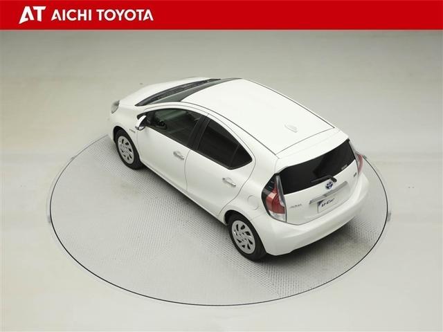 アクア Ｓスタイルブラック　ＡＵＸ端子　バックモニタ－　地デジフルセグ　ナビＴＶ　イモビライザー　ＬＥＤライト　スマートキープッシュスタート　１オーナー　ＥＴＣ付き　Ｗエアバッグ　キーフリ　メモリーナビゲーション　ドラレコ付き（12枚目）