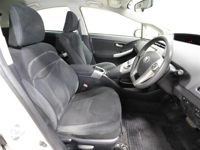 プリウス Ｓ　Ｂモニタ－　フルセグ地デジ　ＡＵＸ接続可　インテリキー　デュアルエアバック　エアＢ　イモビライザー　ＤＶＤ再生可能　ワンオーナー車　ナビＴＶ　ＡＵＴＯエアコン　横スベリ防止　アルミホイール　ＥＴＣ装備（19枚目）