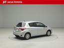 ヴィッツ Ｆ　キーレスリモコン　デュアルエアバック　運転席エアバッグ　１オーナー　イモビライザー　パワーウインドウ　ＥＳＣ　パワステ　エアコン　ＡＢＳ　スマ－トキ－（6枚目）